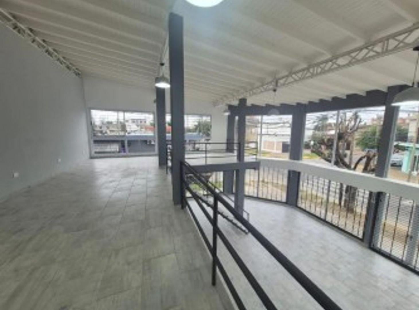 Foto de ALQUILER - LOCAL COMERCIAL CENTRICO VILLA LUZURIAGA, imagen 4
