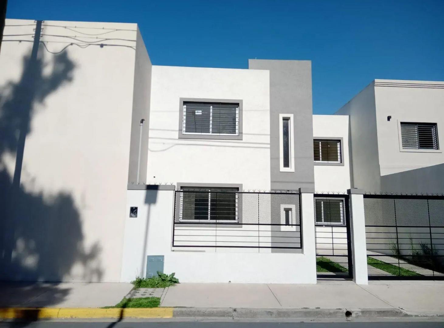 Foto de ALQUILER - CASA 3 AMBIENTES CON PATIO ITUZAINGO, imagen 4