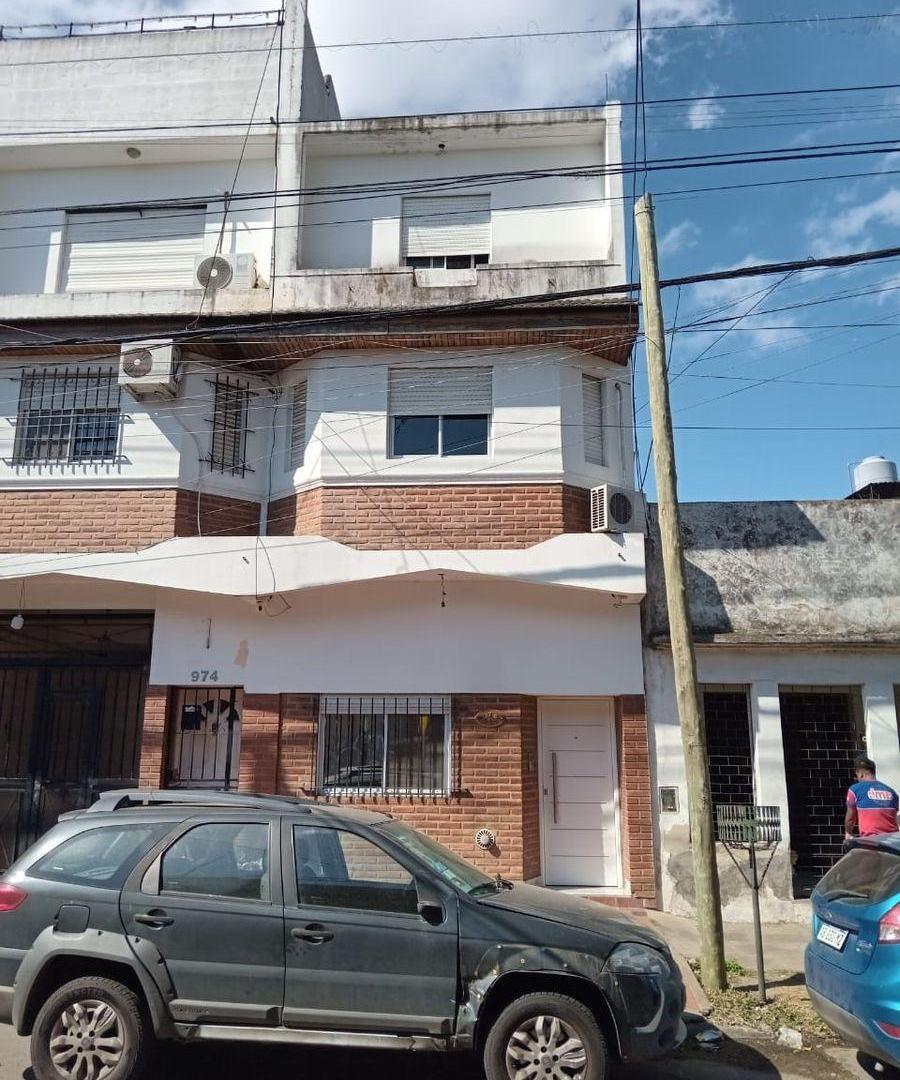 Foto de Venta Ramos Mejia Triplex al frente 4 ambientes con garage y terraza, imagen 2