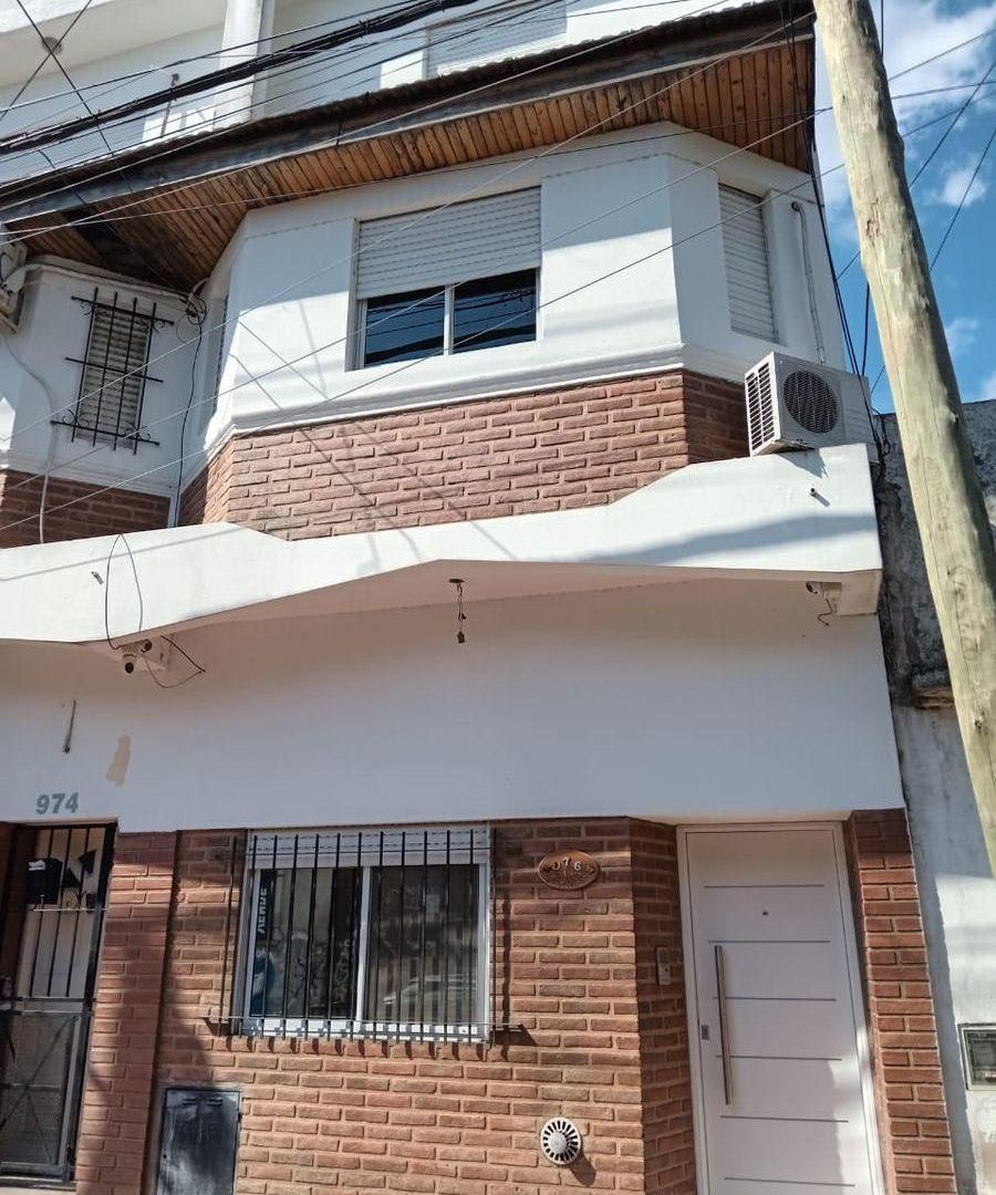 Foto de Venta Ramos Mejia Triplex al frente 4 ambientes con garage y terraza, imagen 1