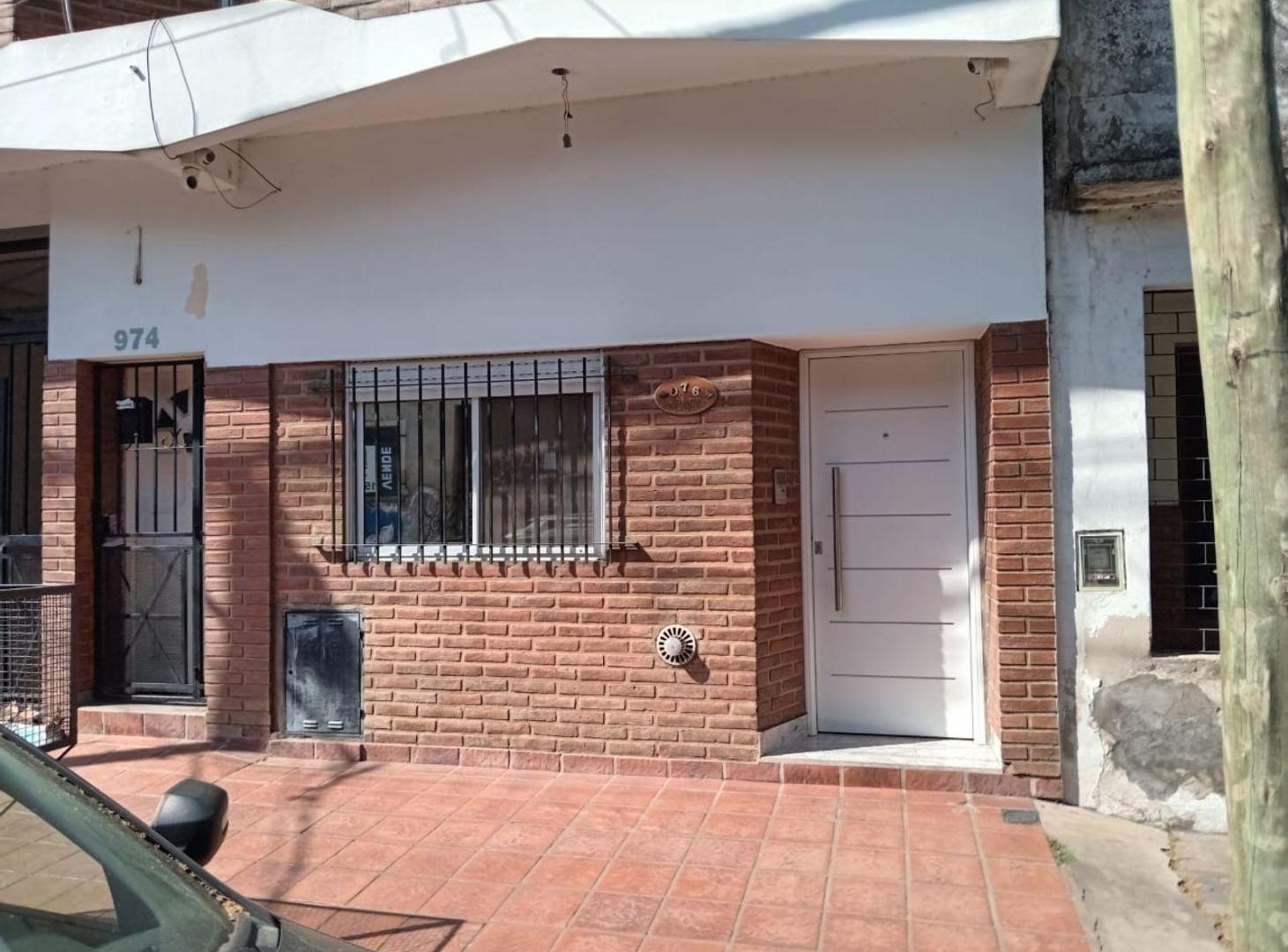 Foto de Venta Ramos Mejia Triplex al frente 4 ambientes con garage y terraza, imagen 4