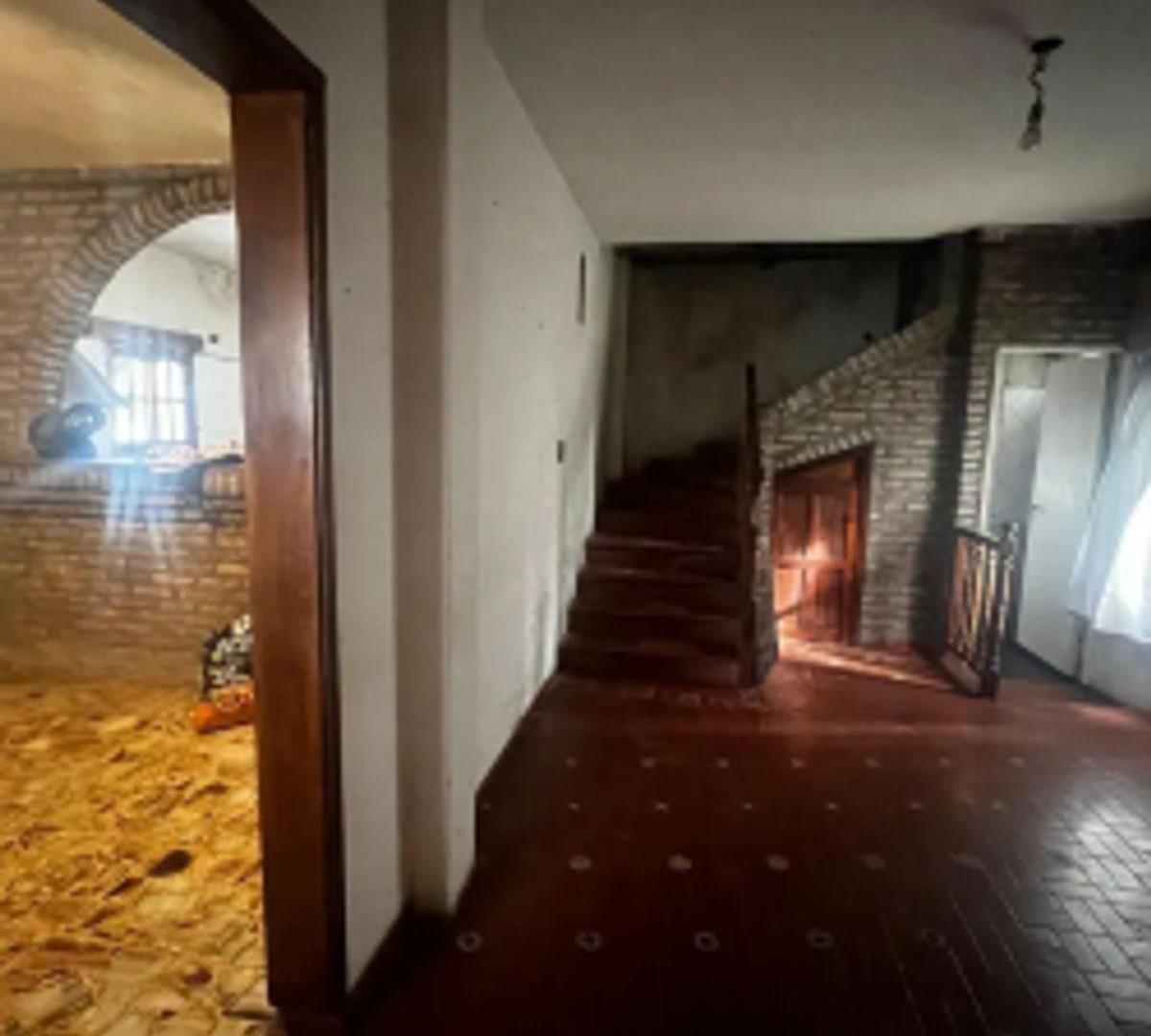 Foto de Venta - Casa 4 Ambientes Con Jardin y Cochera Ituzaingo, imagen 1
