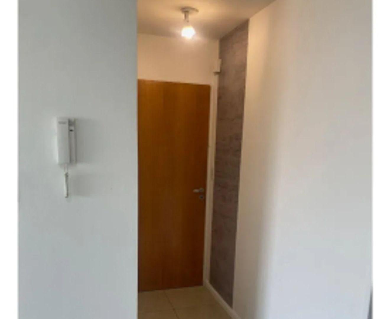 Foto de VENTA - DEPARTAMENTO MONOAMBIENTE CON PATIO Y TERRAZA MORON, imagen 1