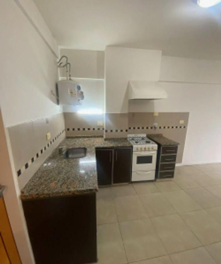 Foto de VENTA - DEPARTAMENTO MONOAMBIENTE CON PATIO Y TERRAZA MORON, imagen 4