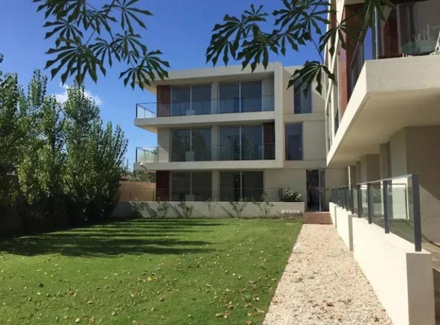 Foto de ALQUILER - DEPARTAMENTO 2 AMBIENTES CON BALCON Y COCHERA ITUZAINGO, imagen 2