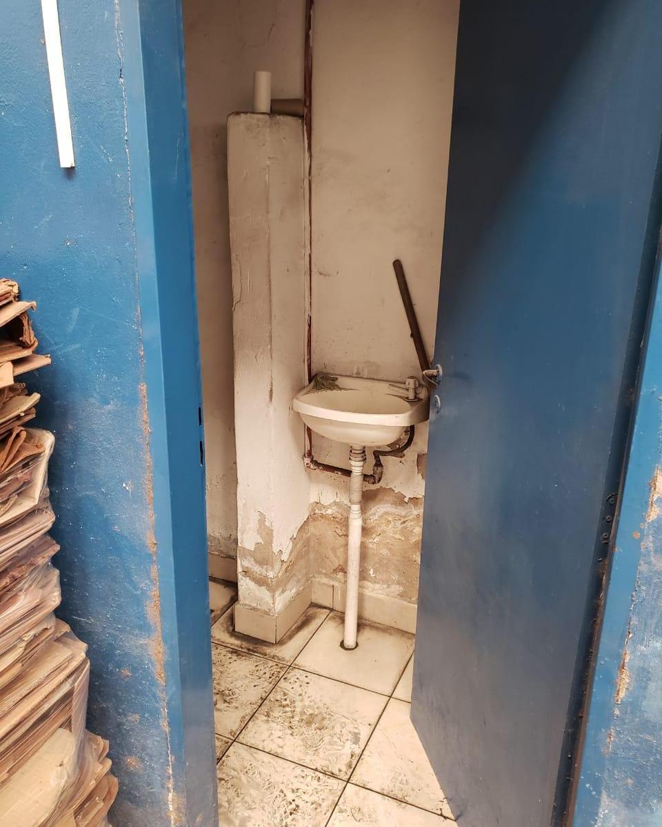 Galpon en Venta en Lanus Oeste 2