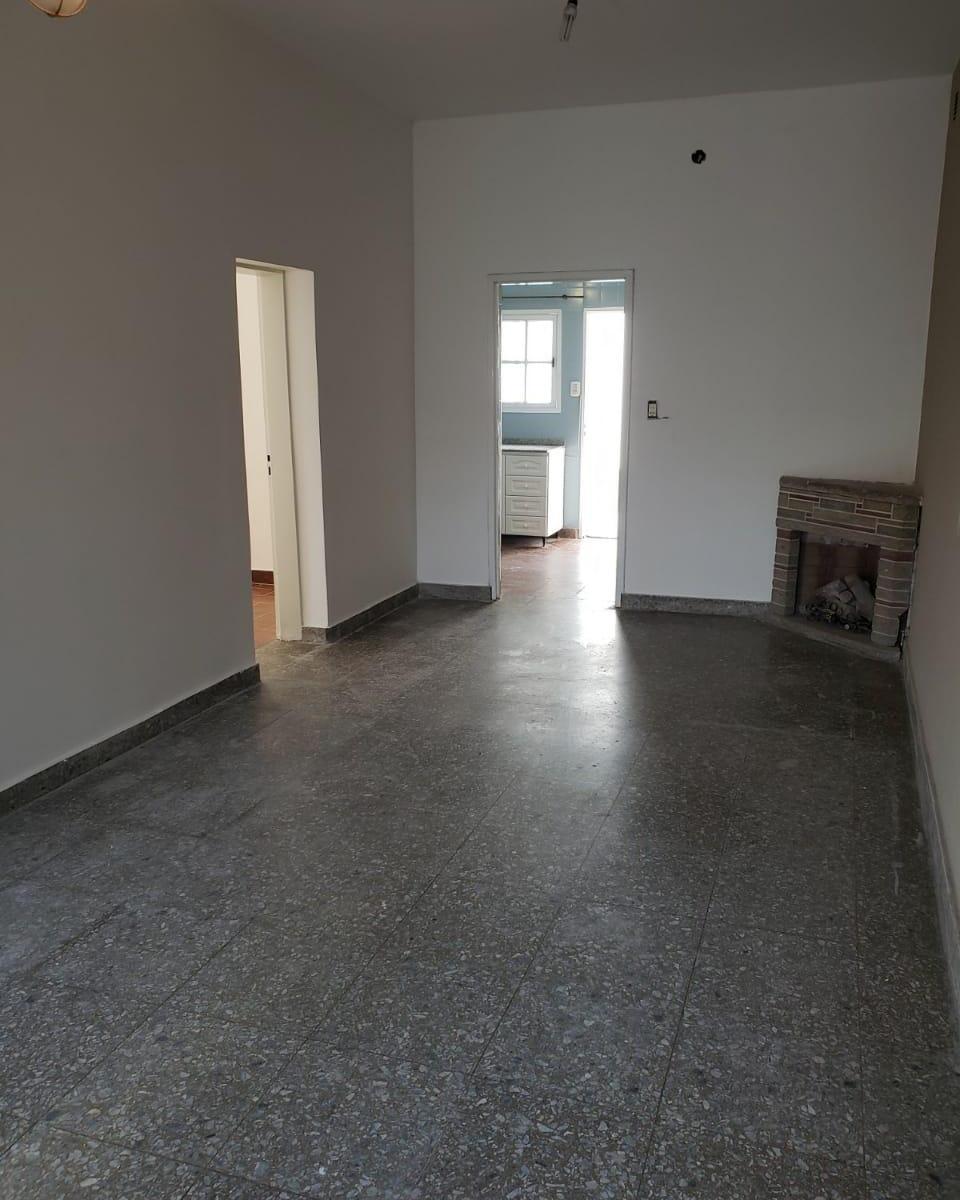 Foto de Casa dos familias en venta en Lanús Oeste, imagen 2