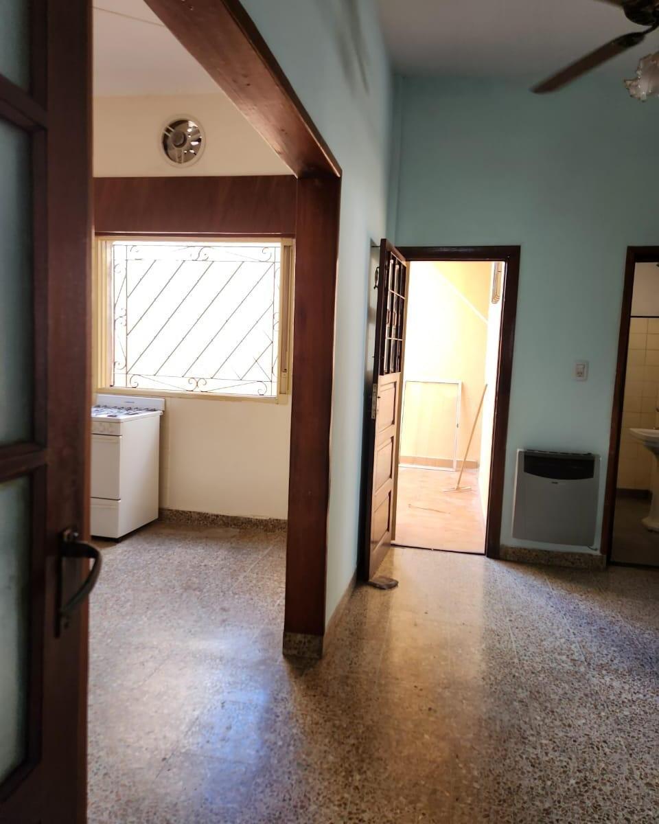 Casa ph de tres ambientes en venta en Lanus Oeste