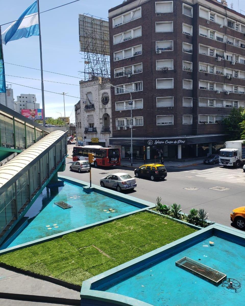 Oficina / Salón en Venta en Avellaneda 2