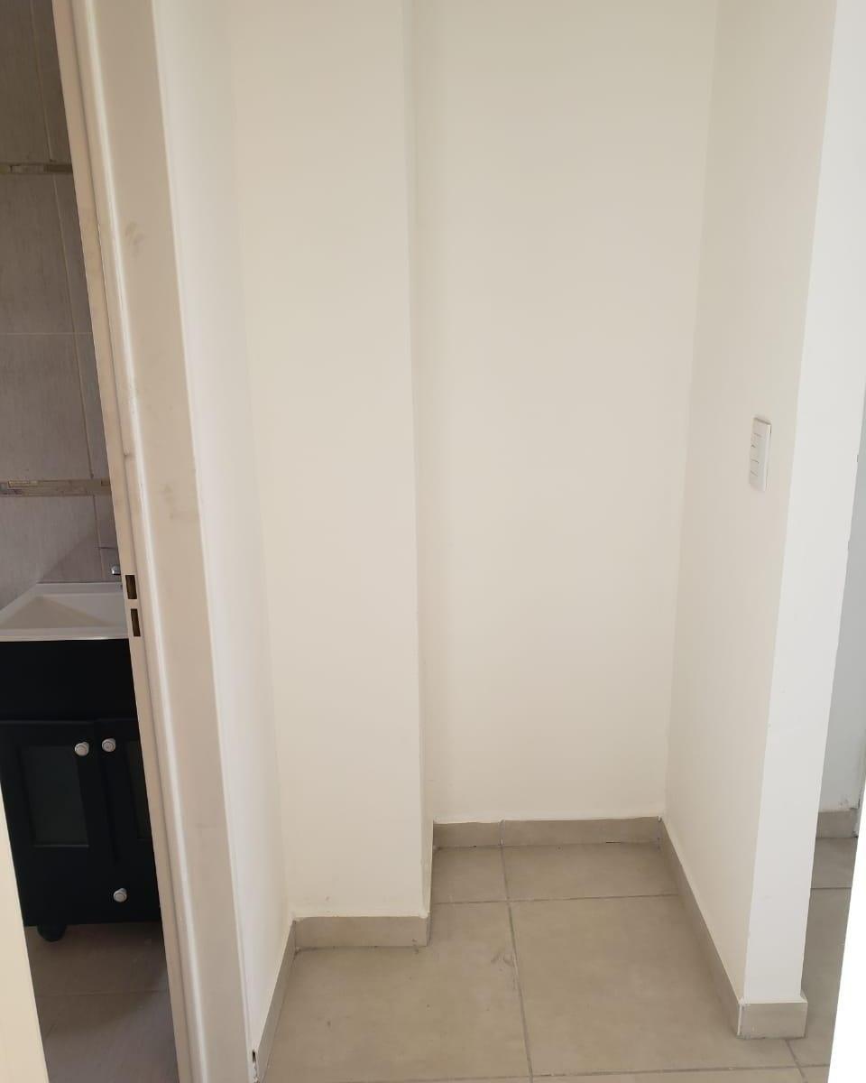 Foto de Departamento en venta de tres ambientes en Banfield, imagen 2
