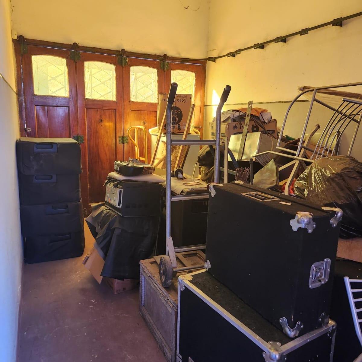 Casa cuatro ambientes con garage venta Lanus Oeste