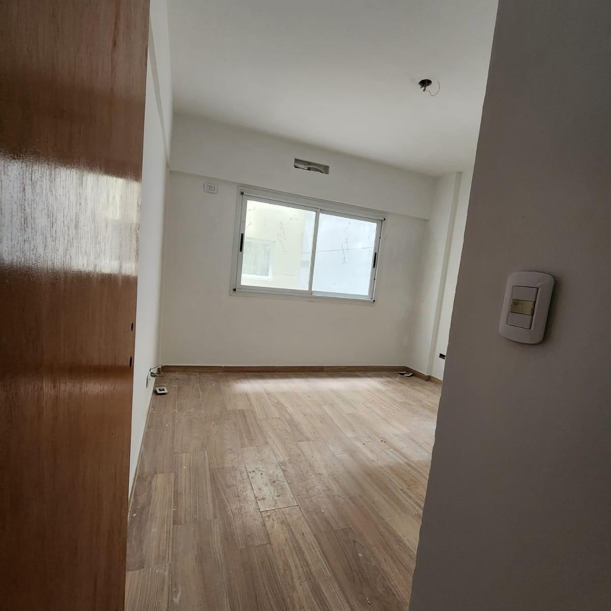 Foto de Departamento dos ambientes en venta Remedios de Escalada, imagen 4