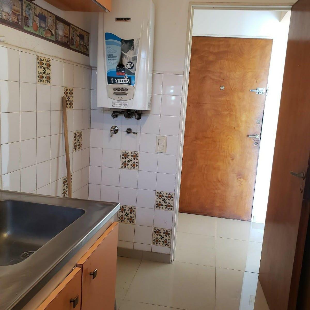 Foto de Venta departamento dos ambientes Remedios de Escalada, imagen 2