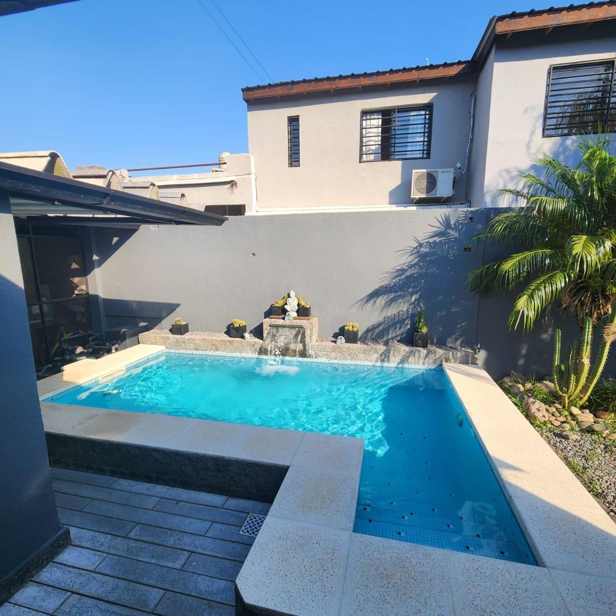 Casa en Venta con Cochera y Local Lanus Oeste 3