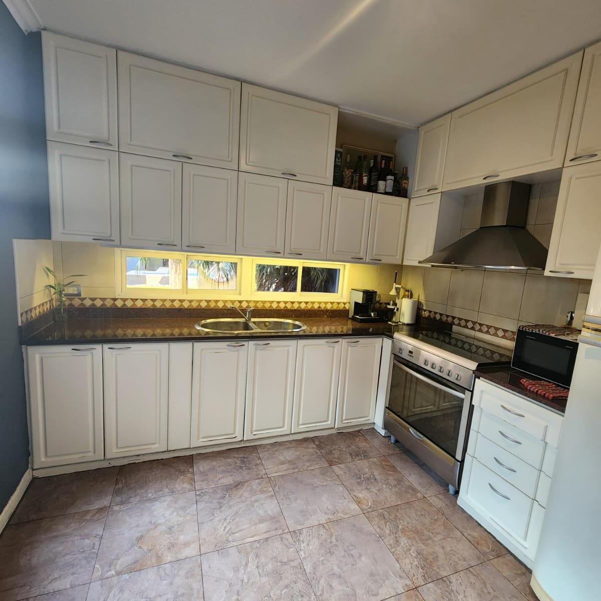 Casa en Venta con Cochera y Local Lanus Oeste 4