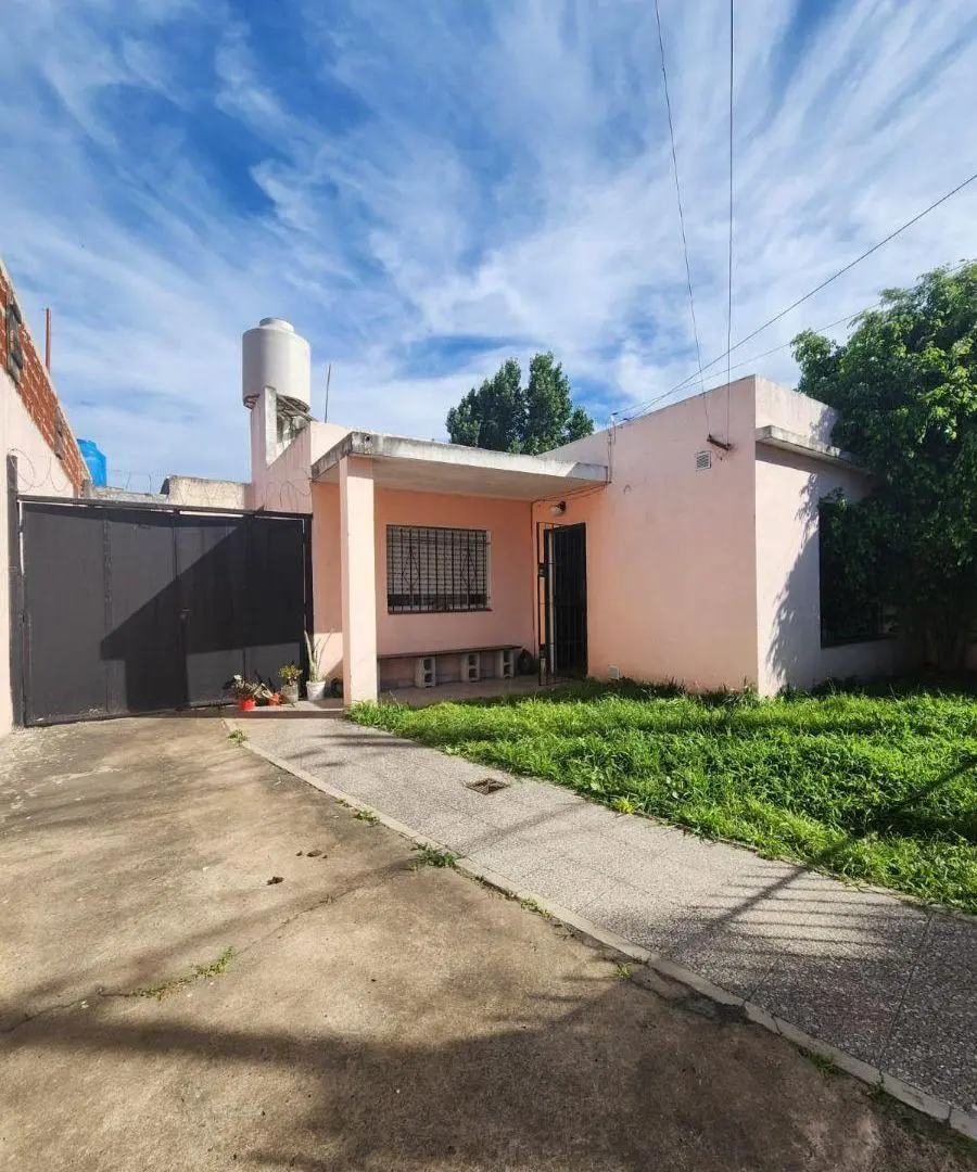 Casa 2 ambientes en venta Remedios de Escalada 3