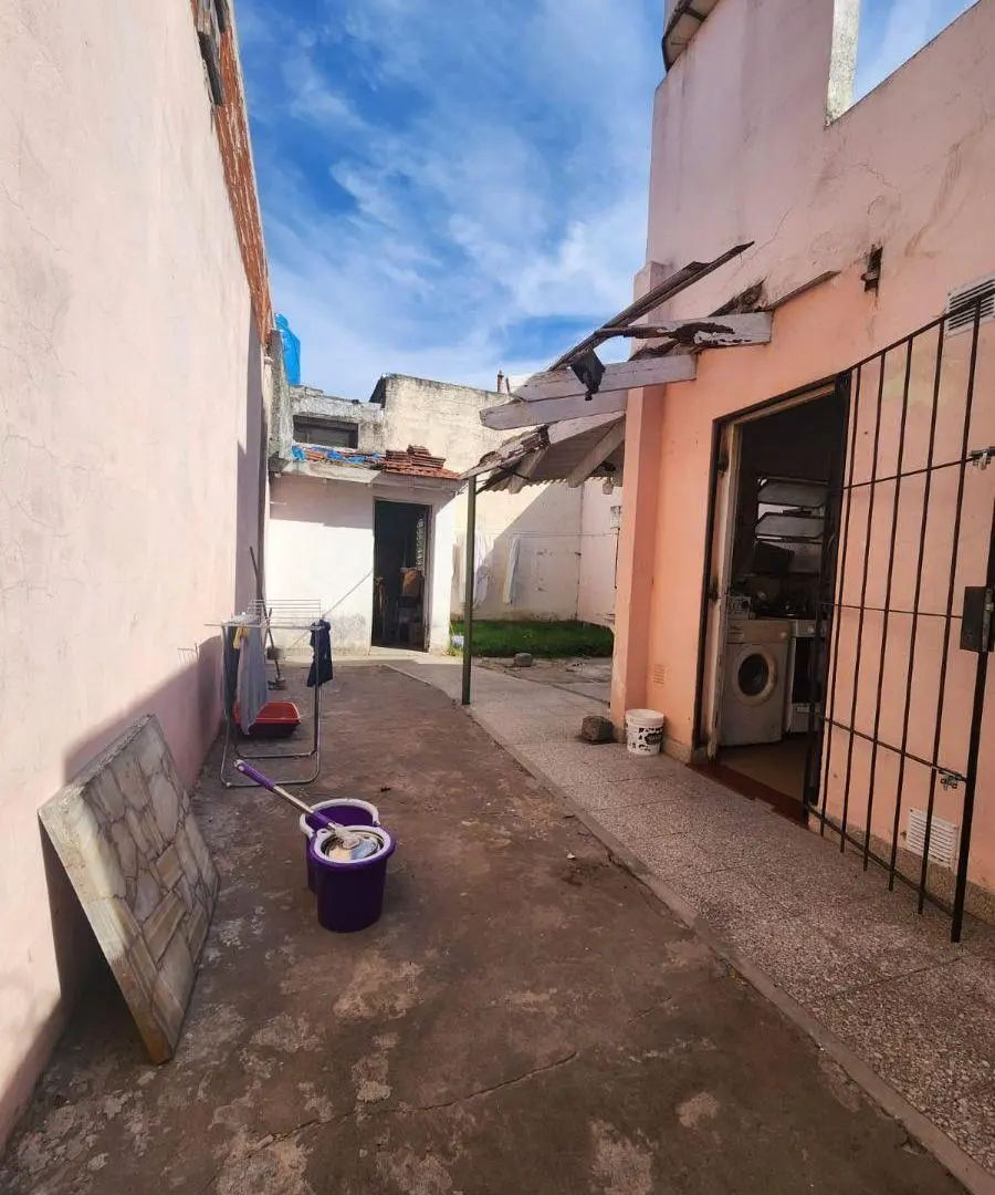 Casa 2 ambientes en venta Remedios de Escalada 1