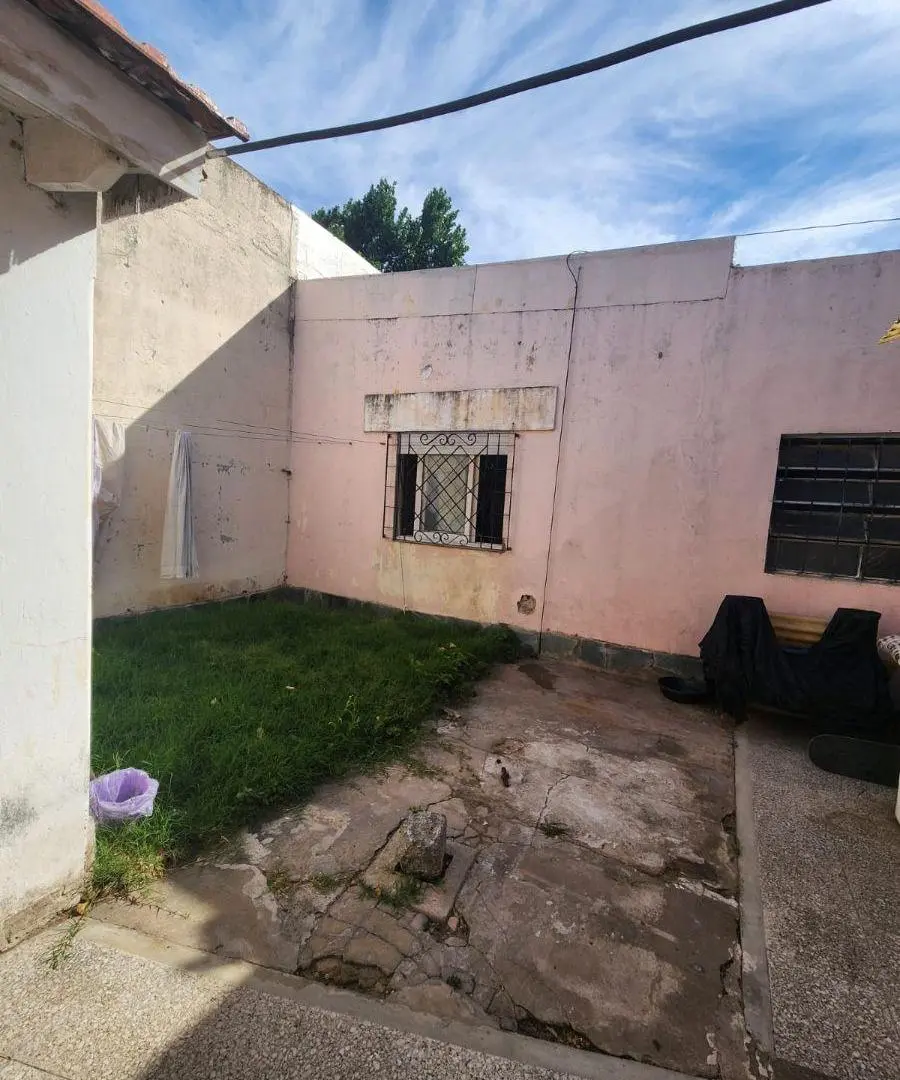 Casa 2 ambientes en venta Remedios de Escalada 5
