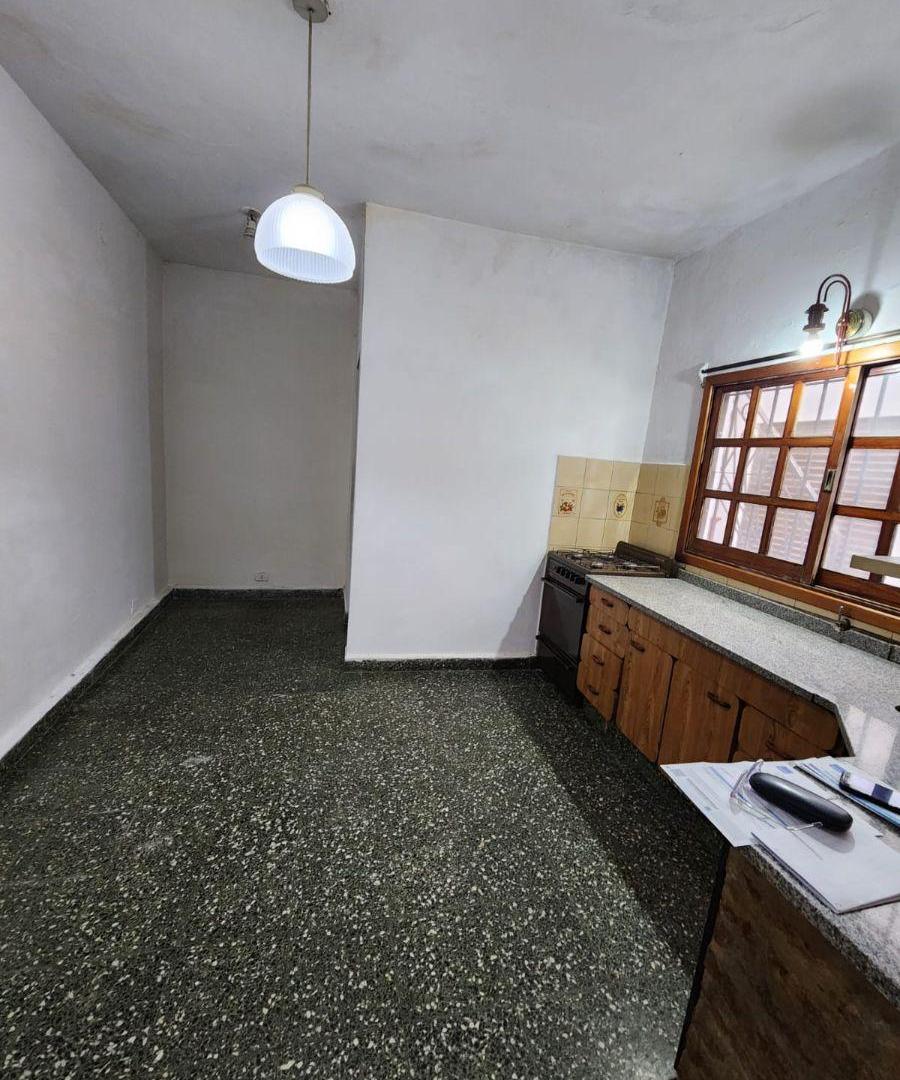 Foto de Ph para USO PROFESIONAL en alquiler Lanus Este, imagen 5
