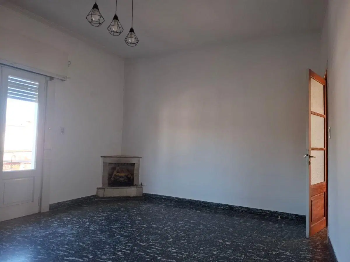 Departamento tipo casa tres ambientes en alquiler Lanús 3