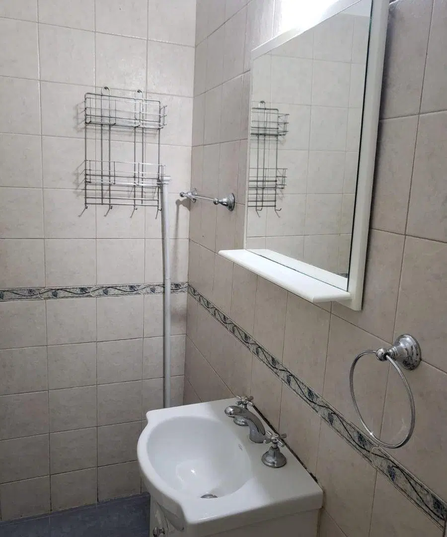 Departamento tipo casa con terraza dos ambientes en alquiler Lanus 4