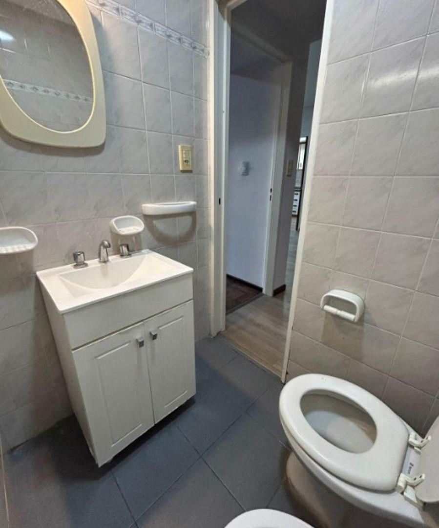 Foto de Departamento dos ambientes en alquiler Lanús Oeste, imagen 2