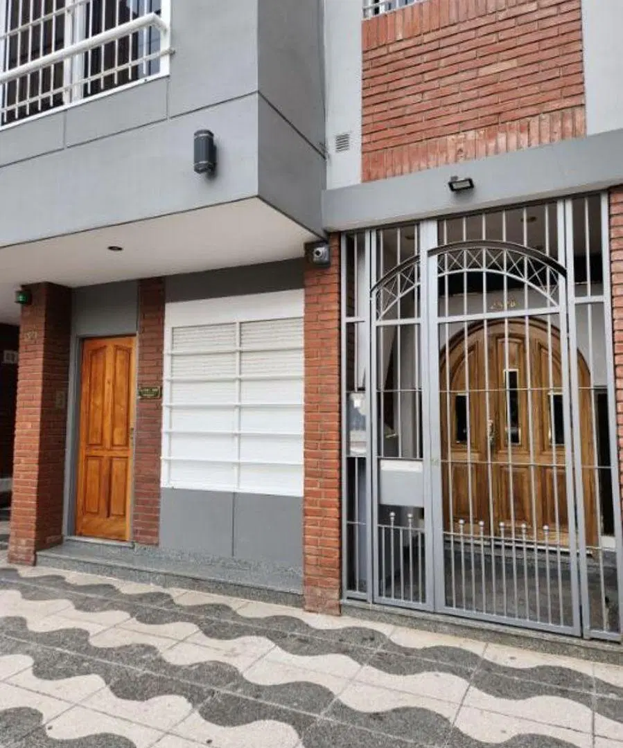 Departamento dos ambientes en alquiler Lanús Oeste 1