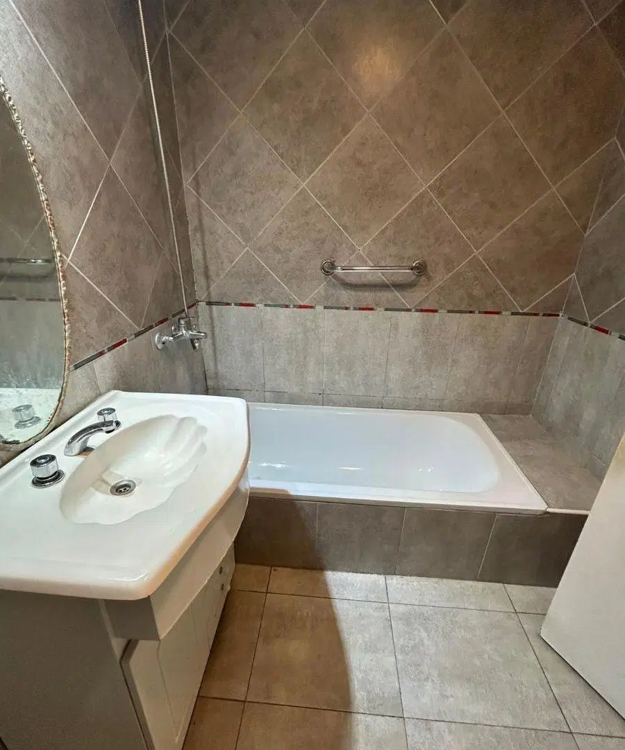 Semipiso dos ambientes en alquiler Lanús Oeste 3