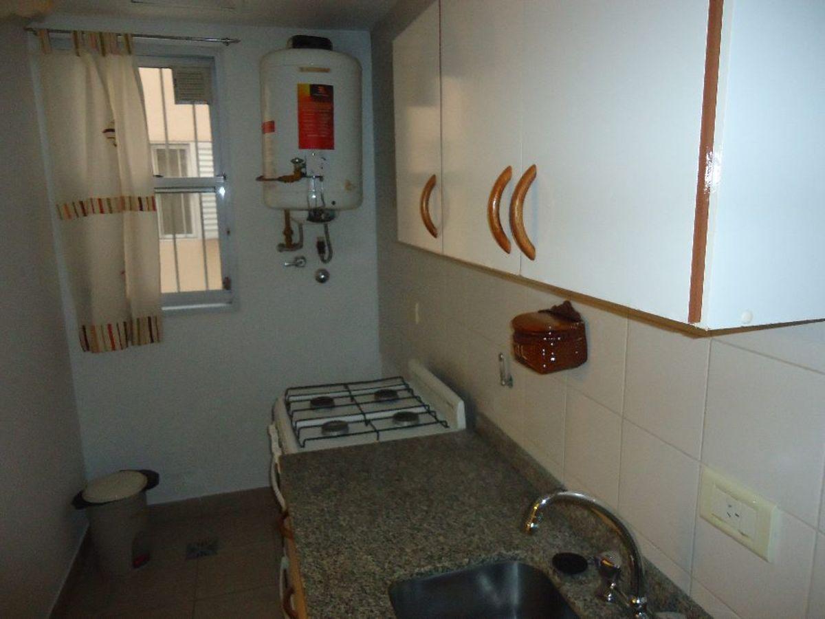 Foto de Departamento dos ambientes en alquiler Lanus Oeste, imagen 5