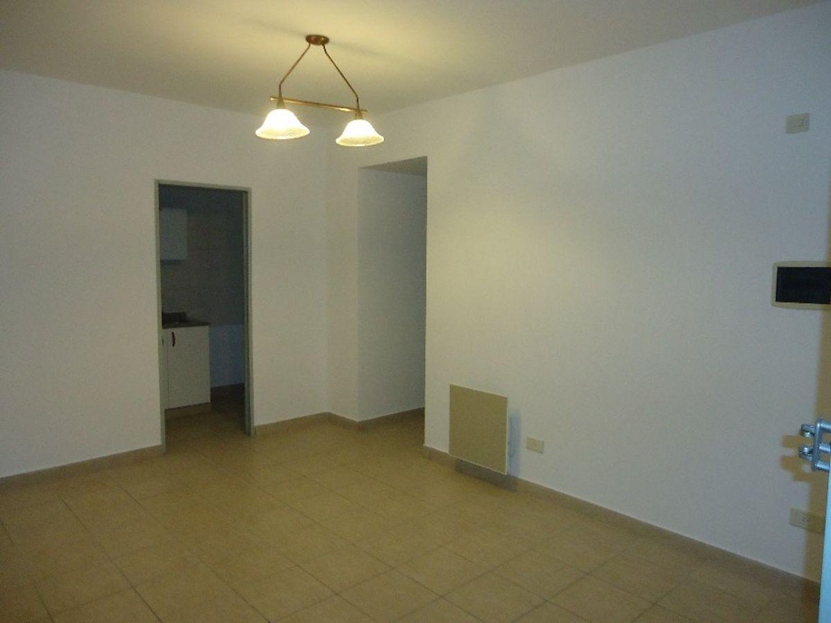 Foto de Departamento dos ambientes en alquiler Lanus Oeste, imagen 2