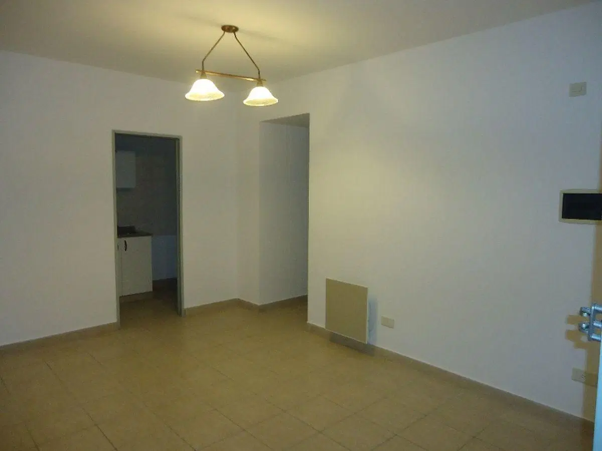 Departamento dos ambientes en alquiler Lanus Oeste 2