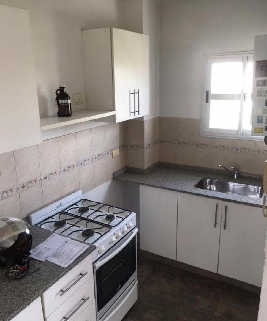Foto de Departamento dos ambientes en alquiler Lanús Oeste, imagen 3