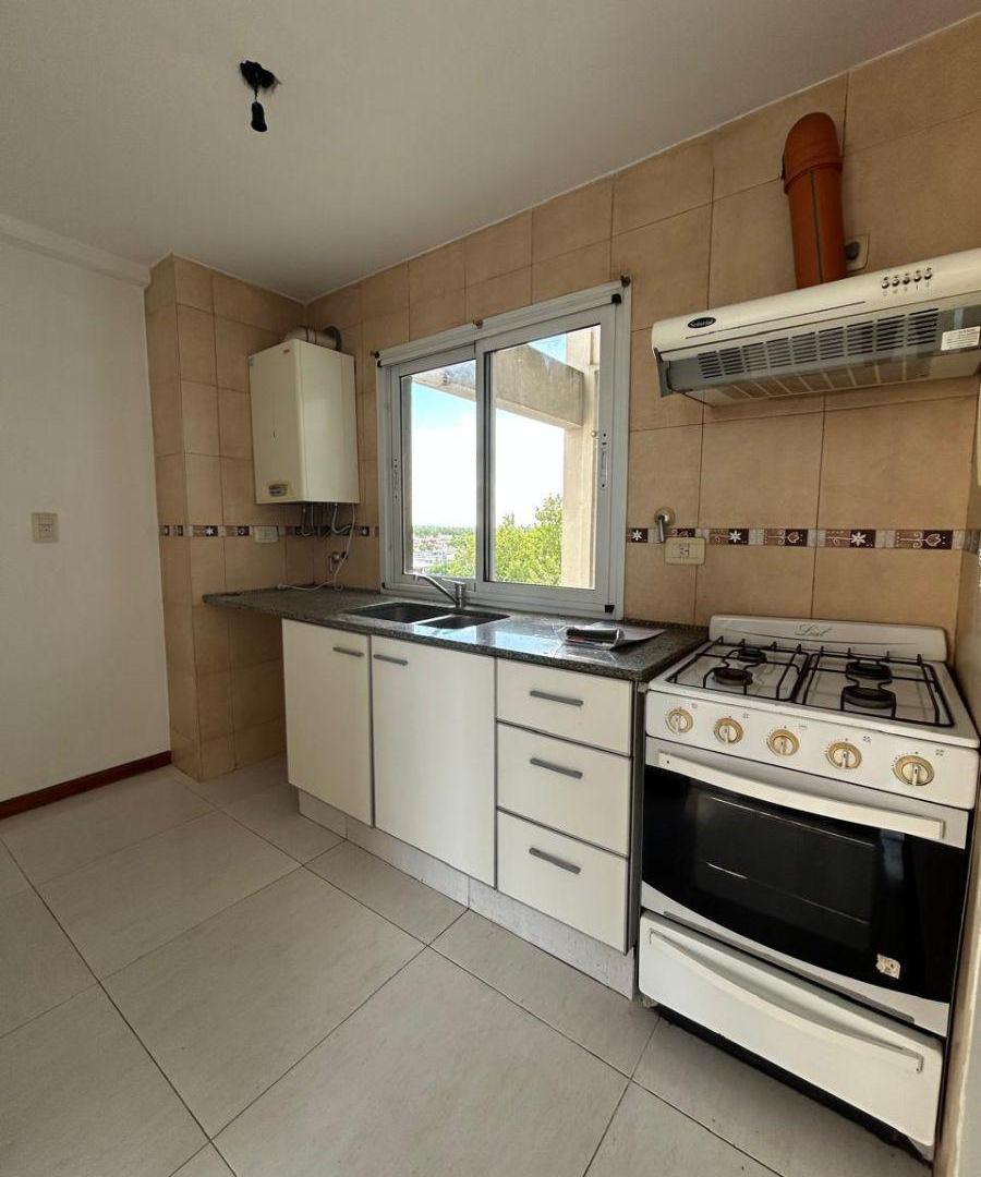 Foto de Departamento dos ambientes con cochera Remedios de Escalada, imagen 4