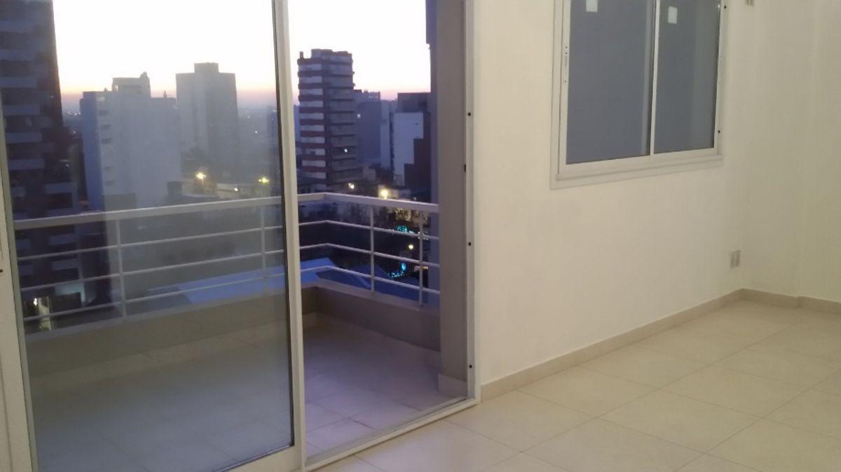 Foto de Semipiso dos ambientes con cochera en alquiler Lanus Oeste, imagen 2