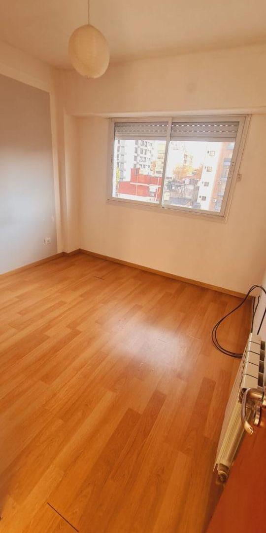 Foto de Semipiso dos ambientes con cochera en alquiler Lanus Oeste, imagen 5