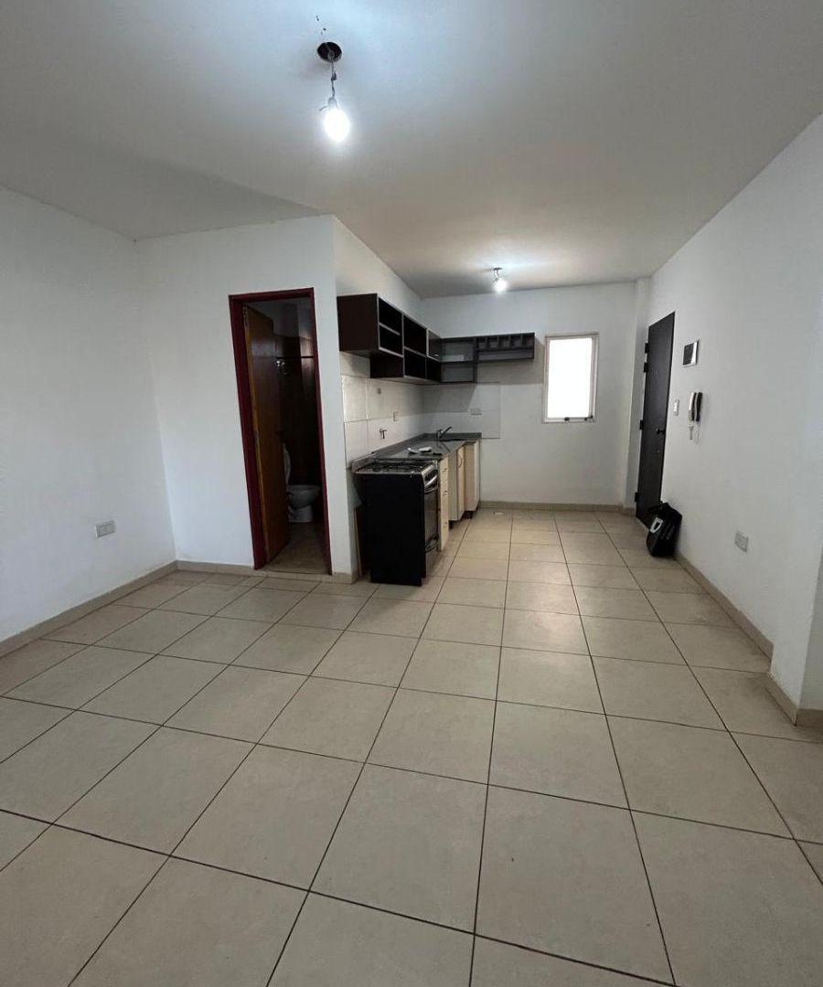 Foto de Dos ambientes con cochera en alquiler Lanús Oeste, imagen 3