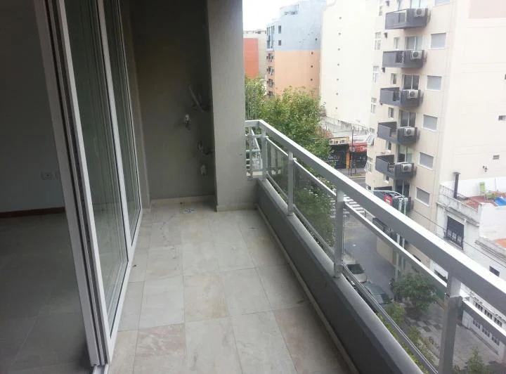 SEMIPISO CABALLITO SUR  51 M2  BALCON TERRAZA - 1 DORM -A/A- BAJAS EXPENSAS 4