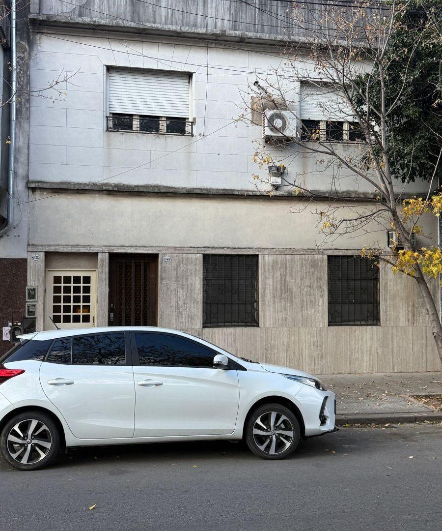PH de 78 m2 con 2 dormitorios en alquiler en Parque Chacabuco- Patio y Terraza