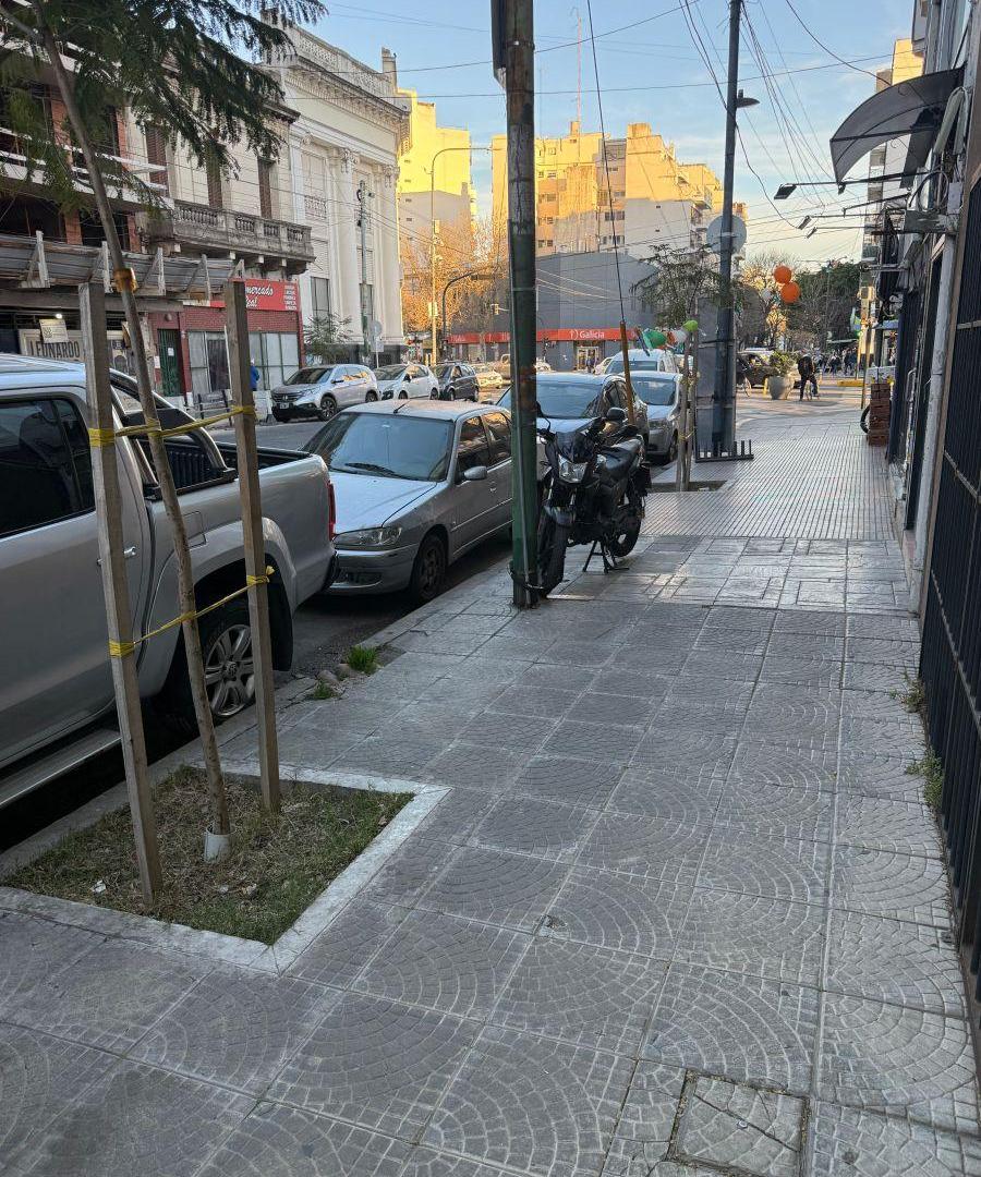 Foto de Monoambiente Luminoso a mts Av San Martín - bajas Exp-, imagen 1