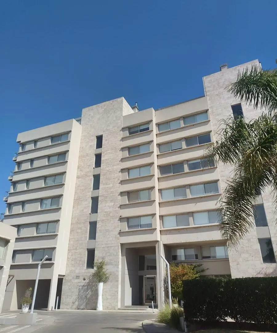 ESPECTACULAR DEPARTAMENTO CON VISTAS A LA LAGUNA CENTRAL 4