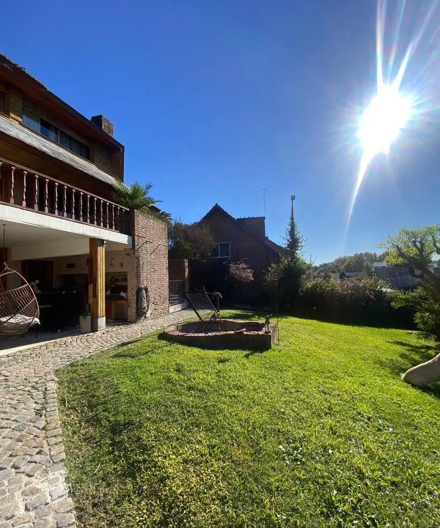 Casa de libertador al rio en la barranca 1