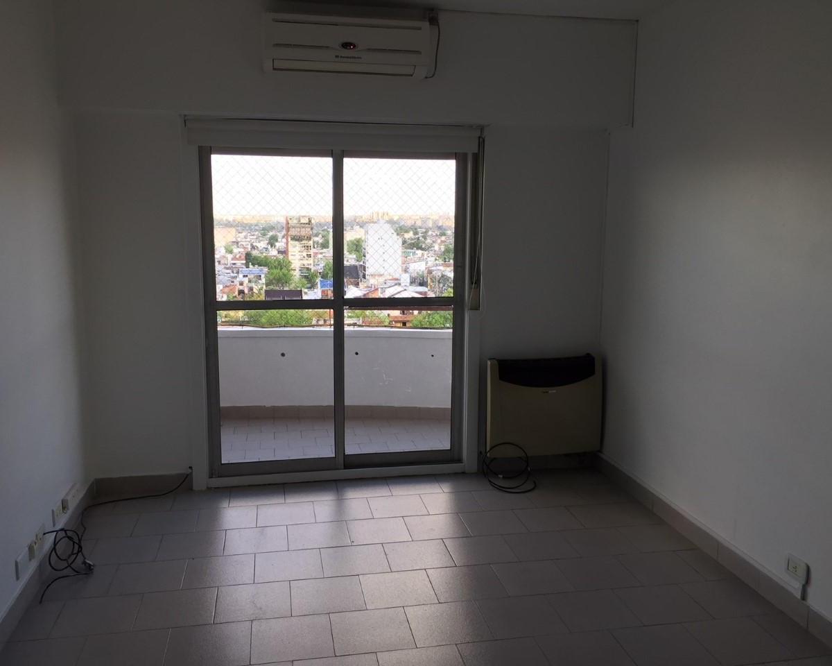 3 Amb - Directorio 3325 - Flores 4