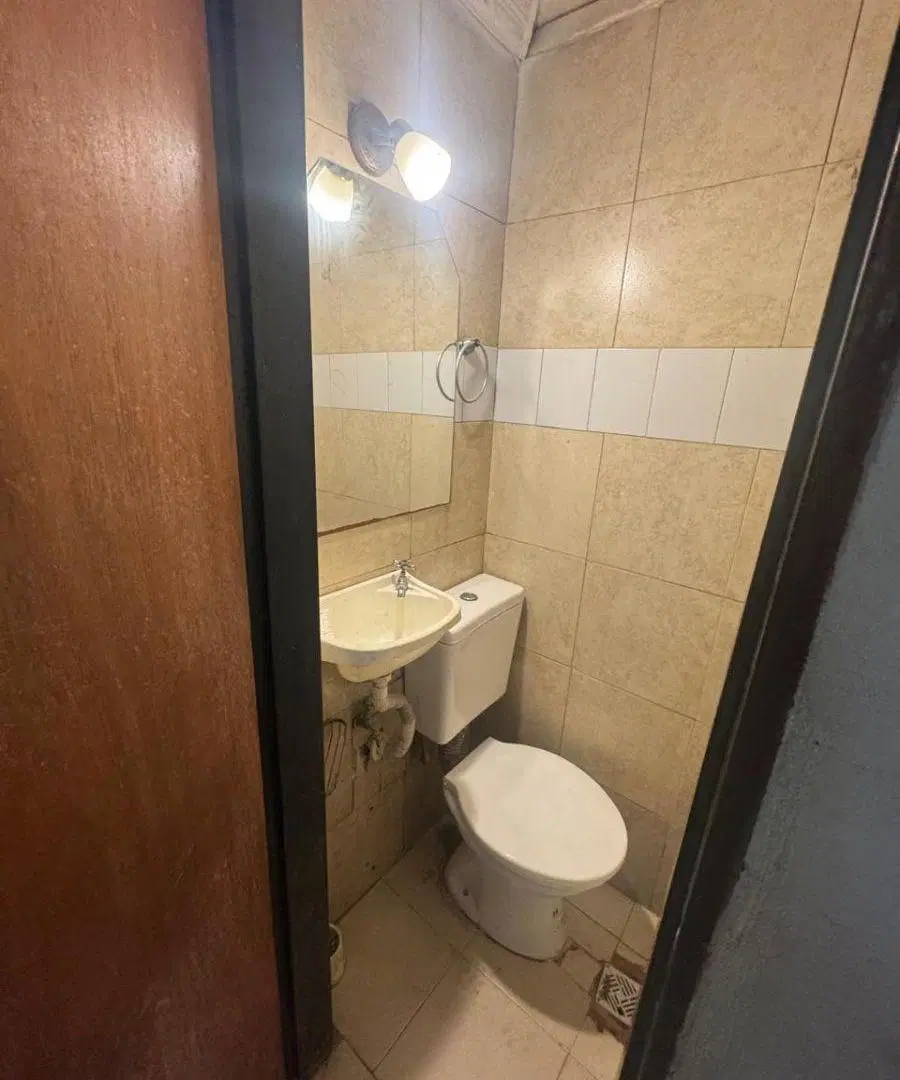 Local comercial de 25 m² en alquiler en Flores Sur 5
