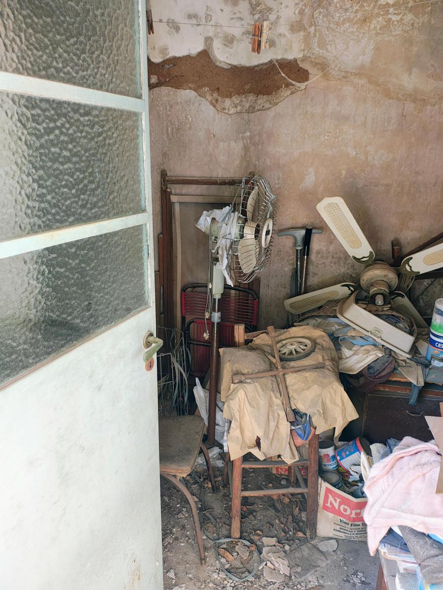 Casa a Refaccionar con Patio y Terraza Excelente Zona a Una Cuadra del Subte "B" 5