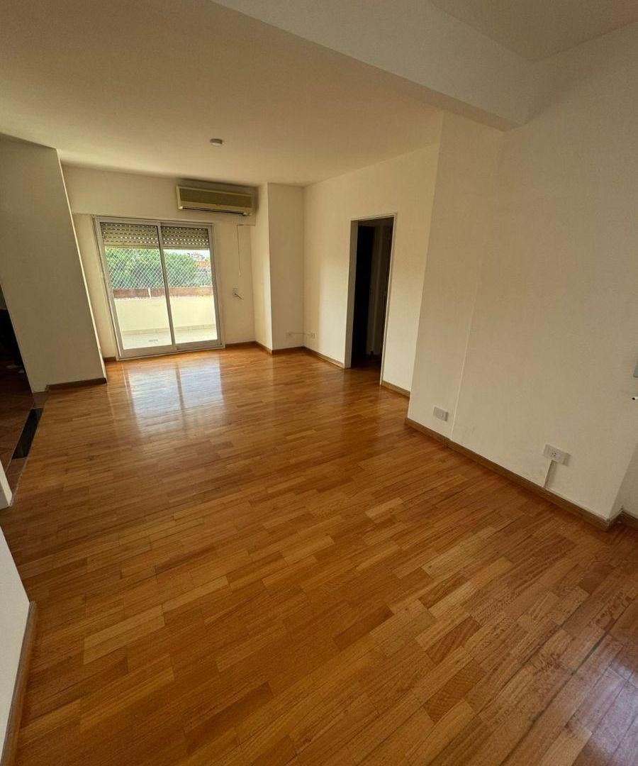 Foto de EXCELENTE ZONA RESIDENCIAL 3 AMBIENTES AL FRENTE C/BALCON MUY LUMINOSO, imagen 4
