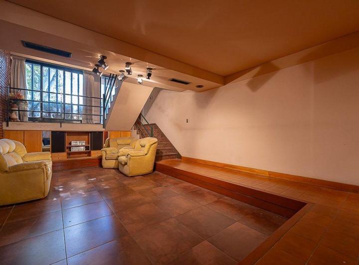 VENTA CASA 5 AMBIENTES CON PARQUE LINIERS 4
