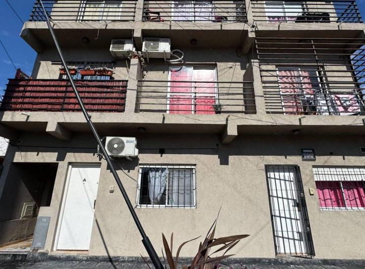 DEPARTAMENTO  2 AMBIENTES EN SAN JUSTO MUY AMPLIO 4