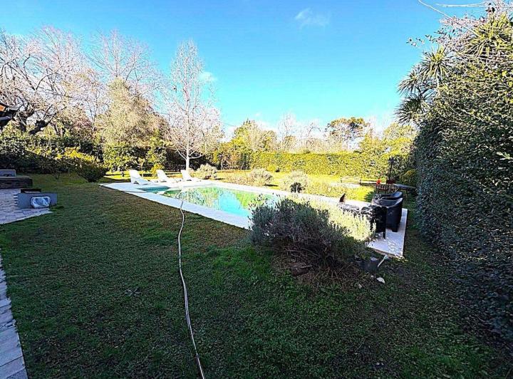 CASA 4 AMBIENTES EL CAZADOR ESCOBAR PILETA JARDIN 3