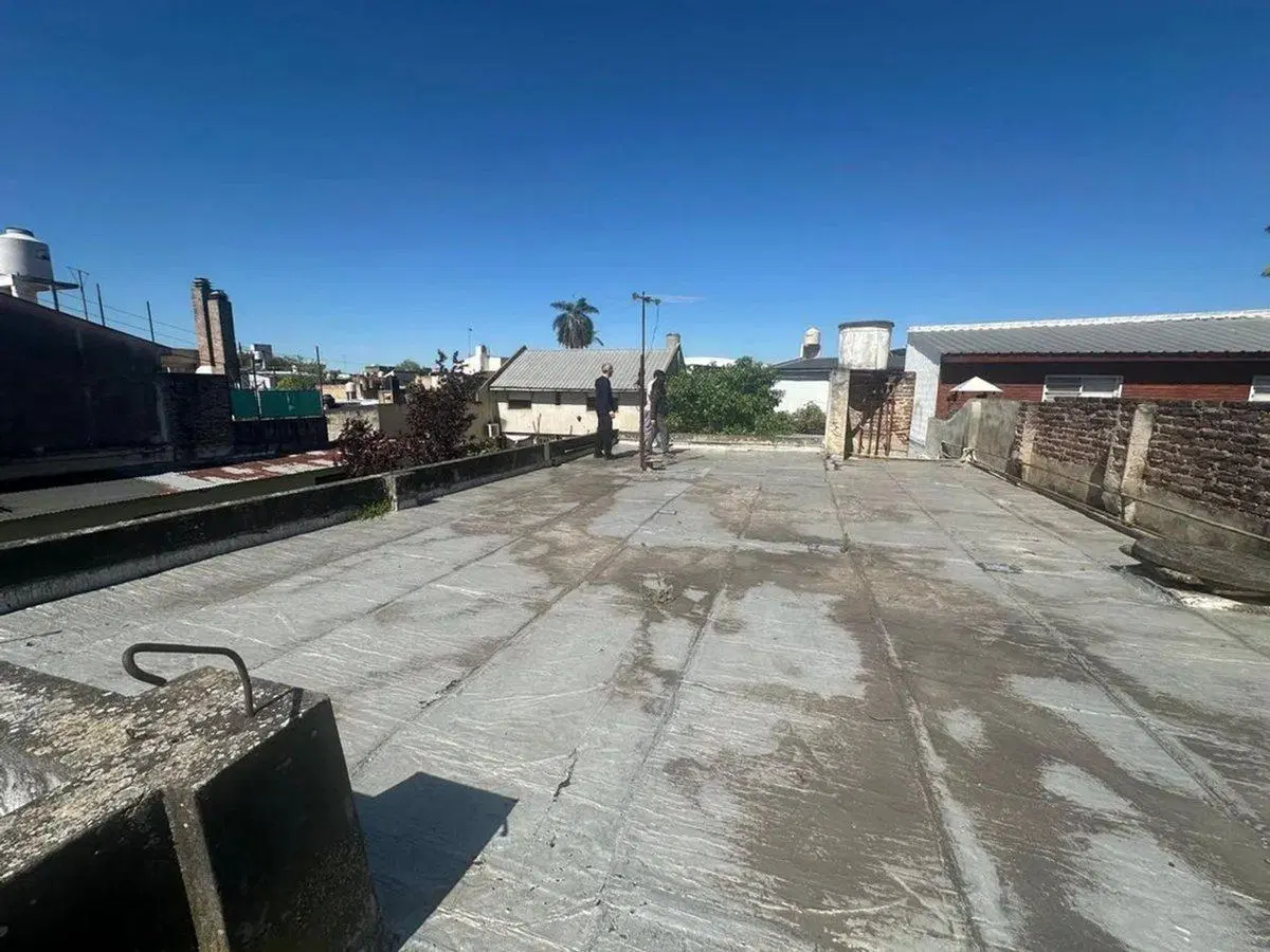 VENTA CASA A REFACCIONAR EN SAN MARTIN LOTE PROPIO 3