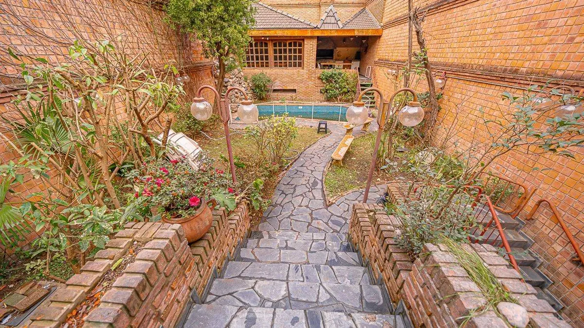 CASA EN VENTA PARQUE CHACABUCO 5 AMBIENTES 3